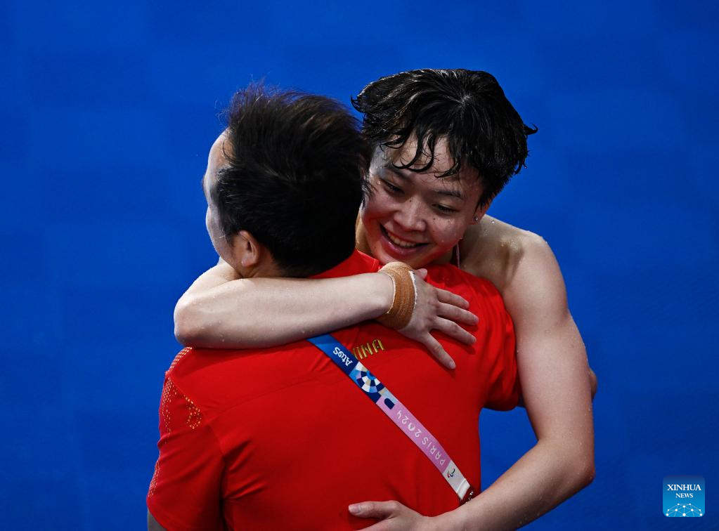 Chen Yiwen de China gana en prueba femenina de trampolín de 3m en Juegos Olímpicos de París