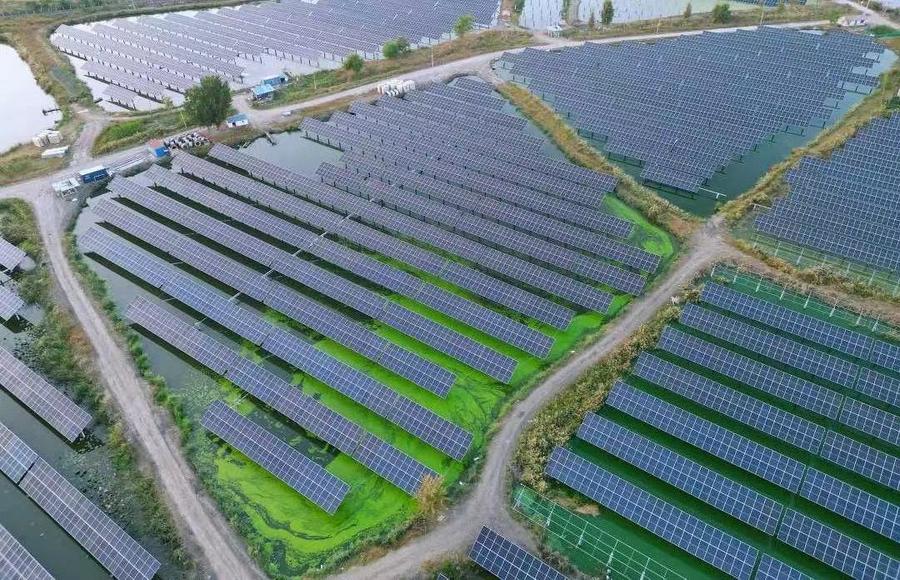 Vista aérea de la granja solar de la compa?ía Tianjin Yinghua New Energy Technology Development Co., Ltd. en Tianjin, norte de China, el 17 de julio de 2023. (Xinhua)