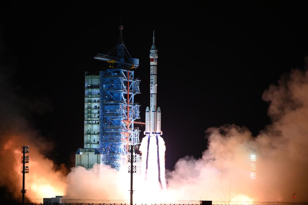 China lanza nave espacial tripulada Shenzhou-19